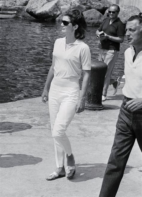 jackie o vacation outfits.